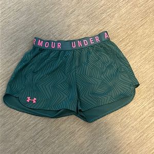 Women’s Under Armour shorts, size xs